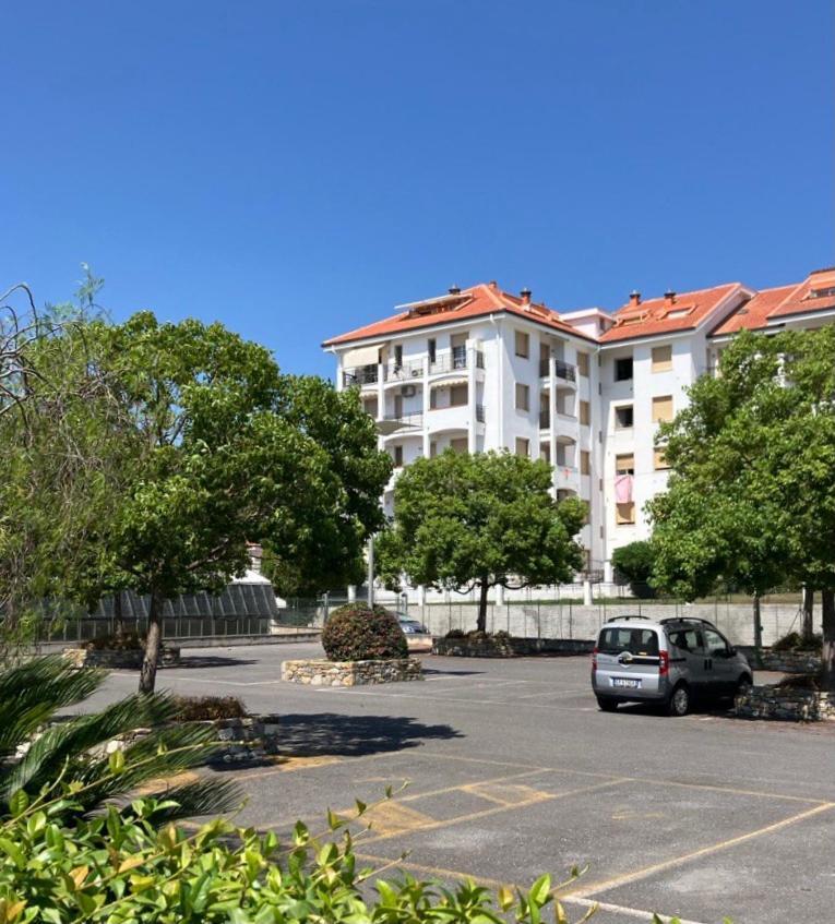 Aria Luce Mare Apartment San Bartolomeo Al Mare Exterior foto